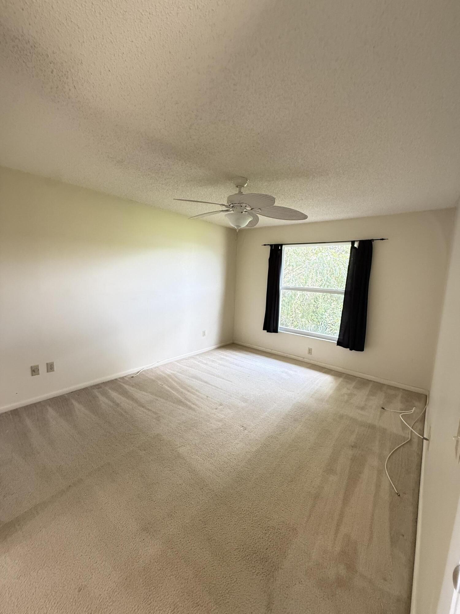 PINECROFT CONDO - Residential