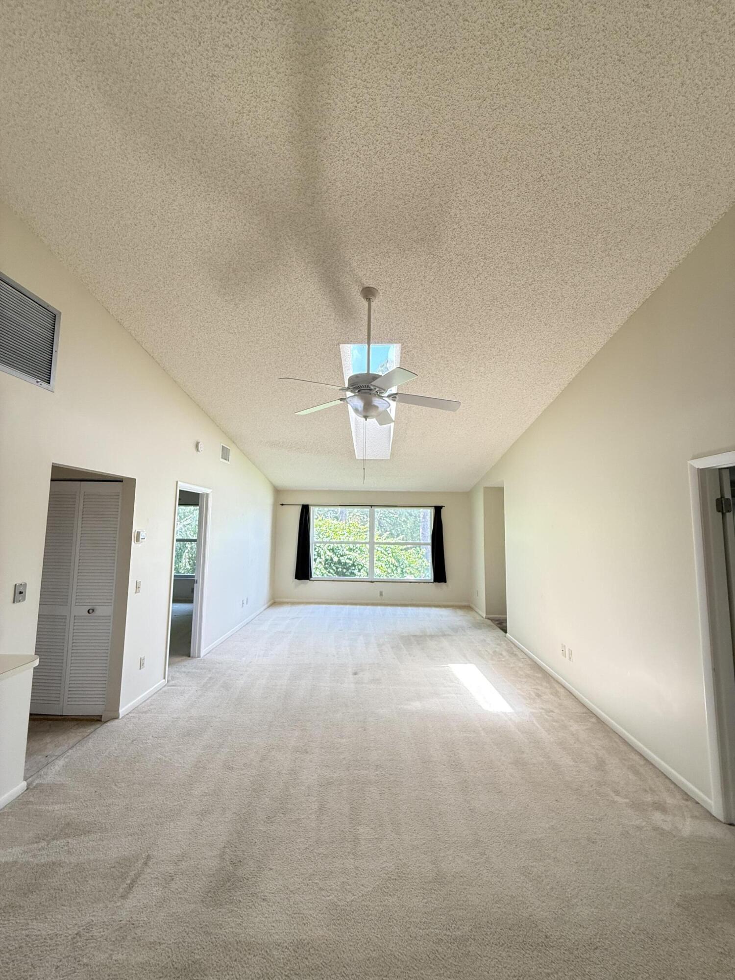 PINECROFT CONDO - Residential