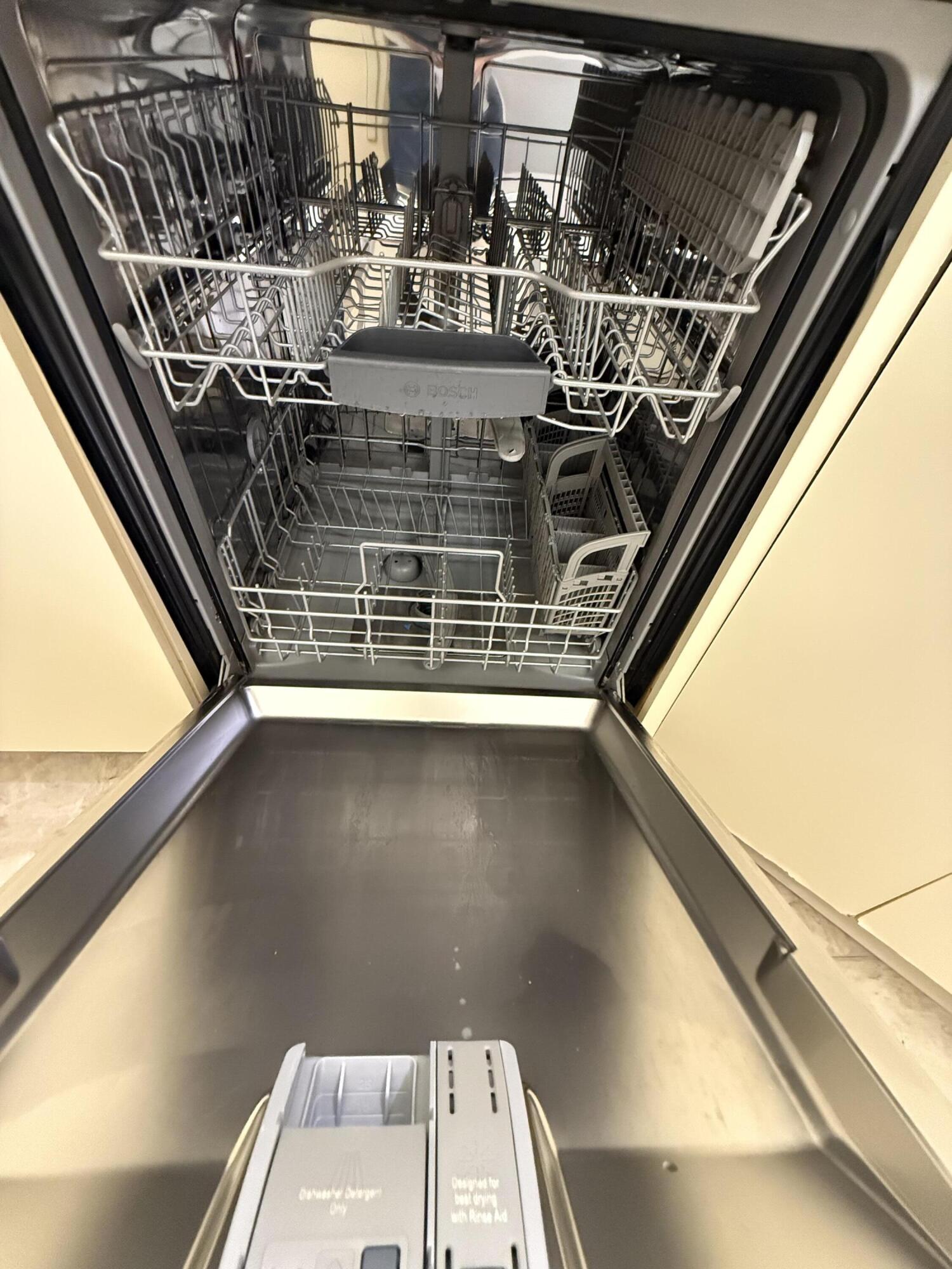 PINECROFT CONDO - Residential