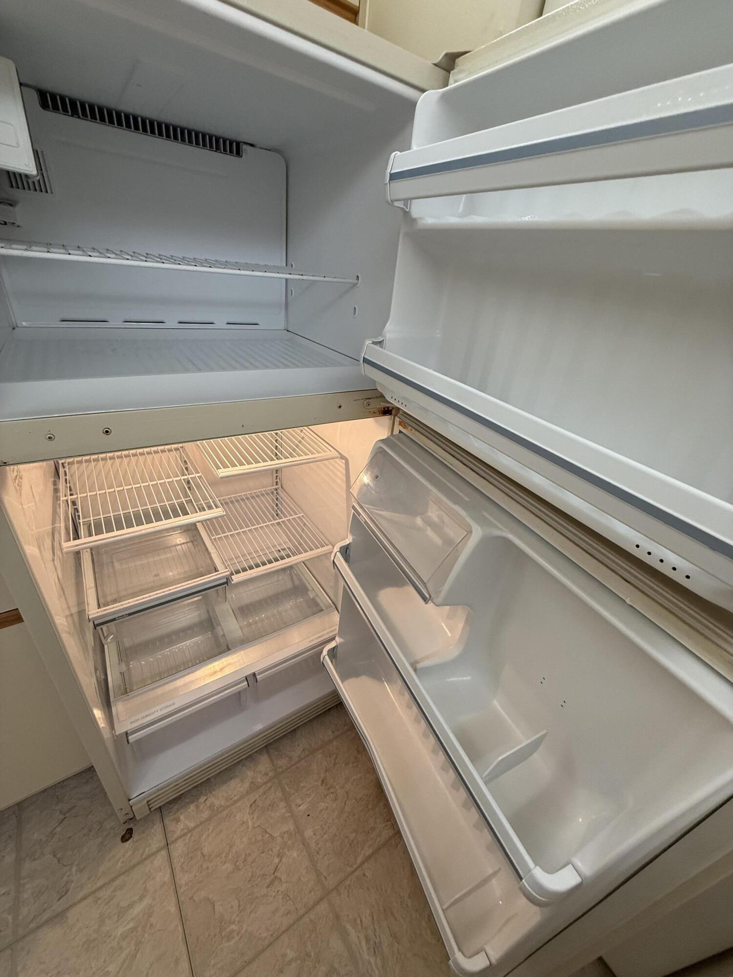 PINECROFT CONDO - Residential