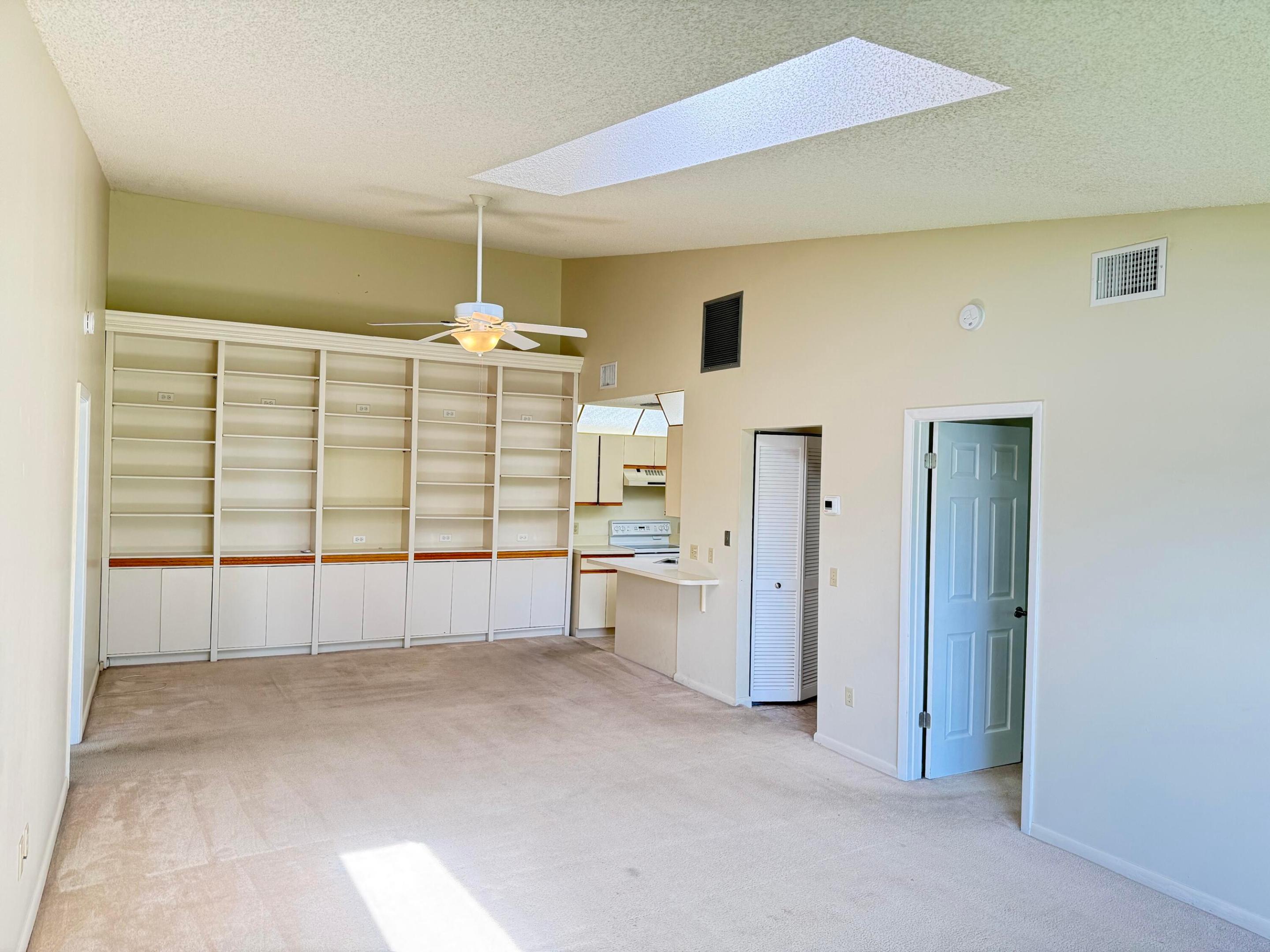 PINECROFT CONDO - Residential