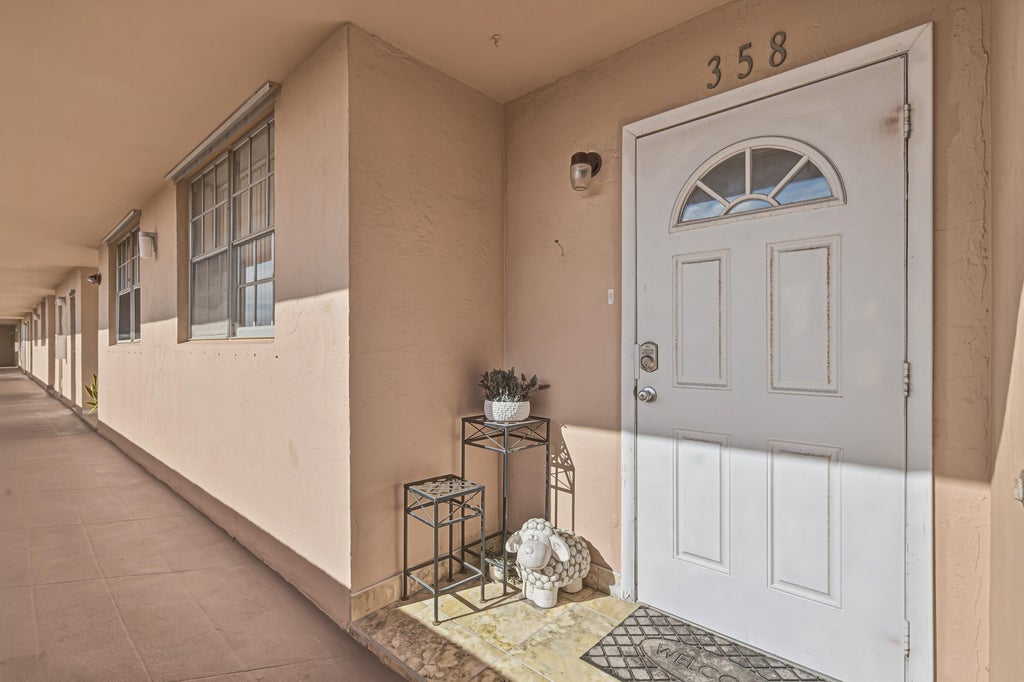 Photo of 4500 N FEDERAL Highway #358G, Lighthouse Point, FL 33064 (MLS # B26080949)