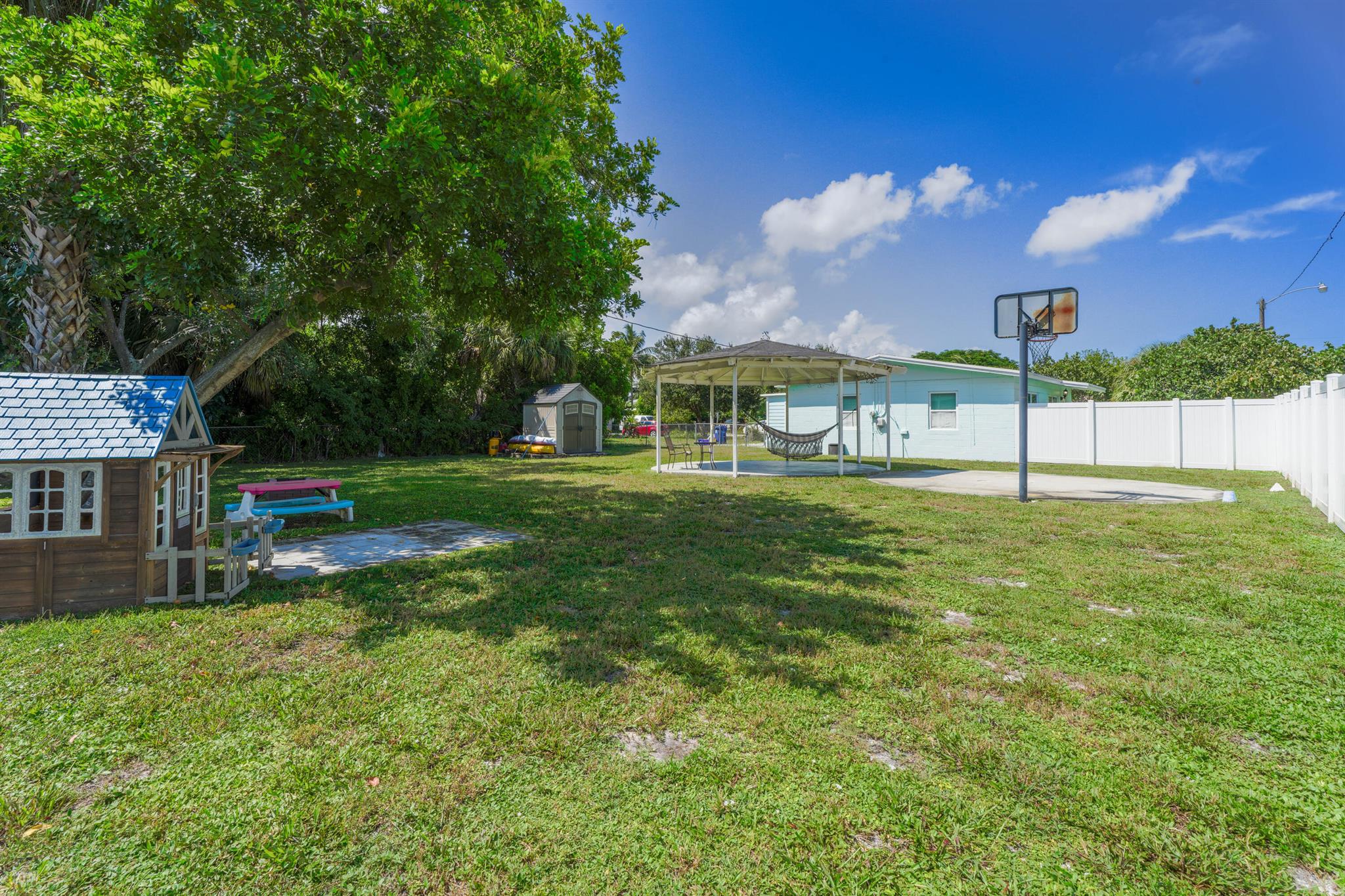 PINE GARDENS - Residential Lease