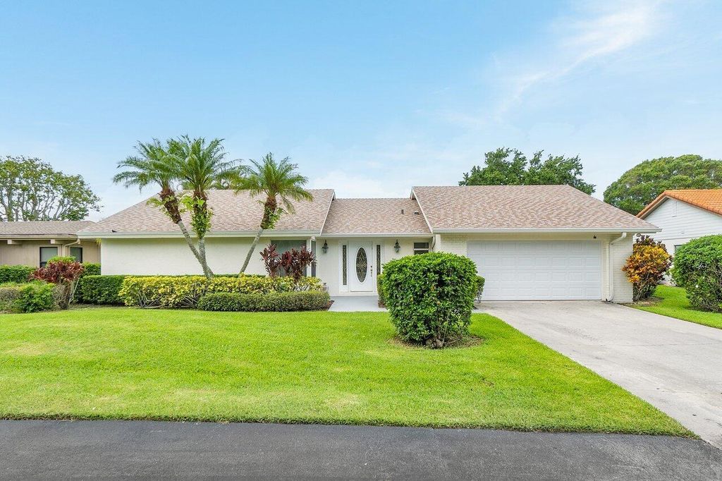 Photo of 6640 Eastpointe Pines Street, Palm Beach Gardens, FL 33418 (MLS # R10900290)