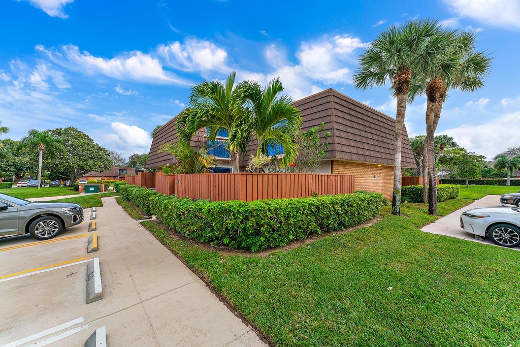 Photo of 2304 23rd Court, Jupiter, FL 33477 (MLS # R10952030)