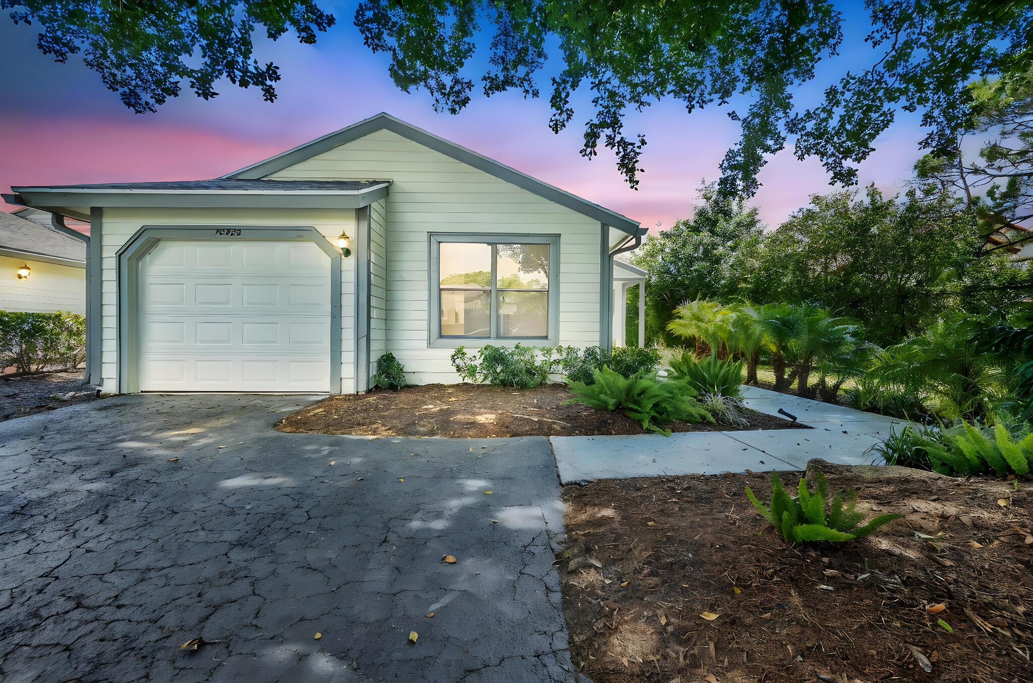 Single Family Home in coveted Bedford Mews neighborhood, minutes from the horse show. Tastefully remodeled 2 bedrooms, 2 bathrooms and 1 car garage. New roof 2025, new air conditioner 2022. Located at the end of the street. A quiet and private oasis. Perfect for rental investment as well.