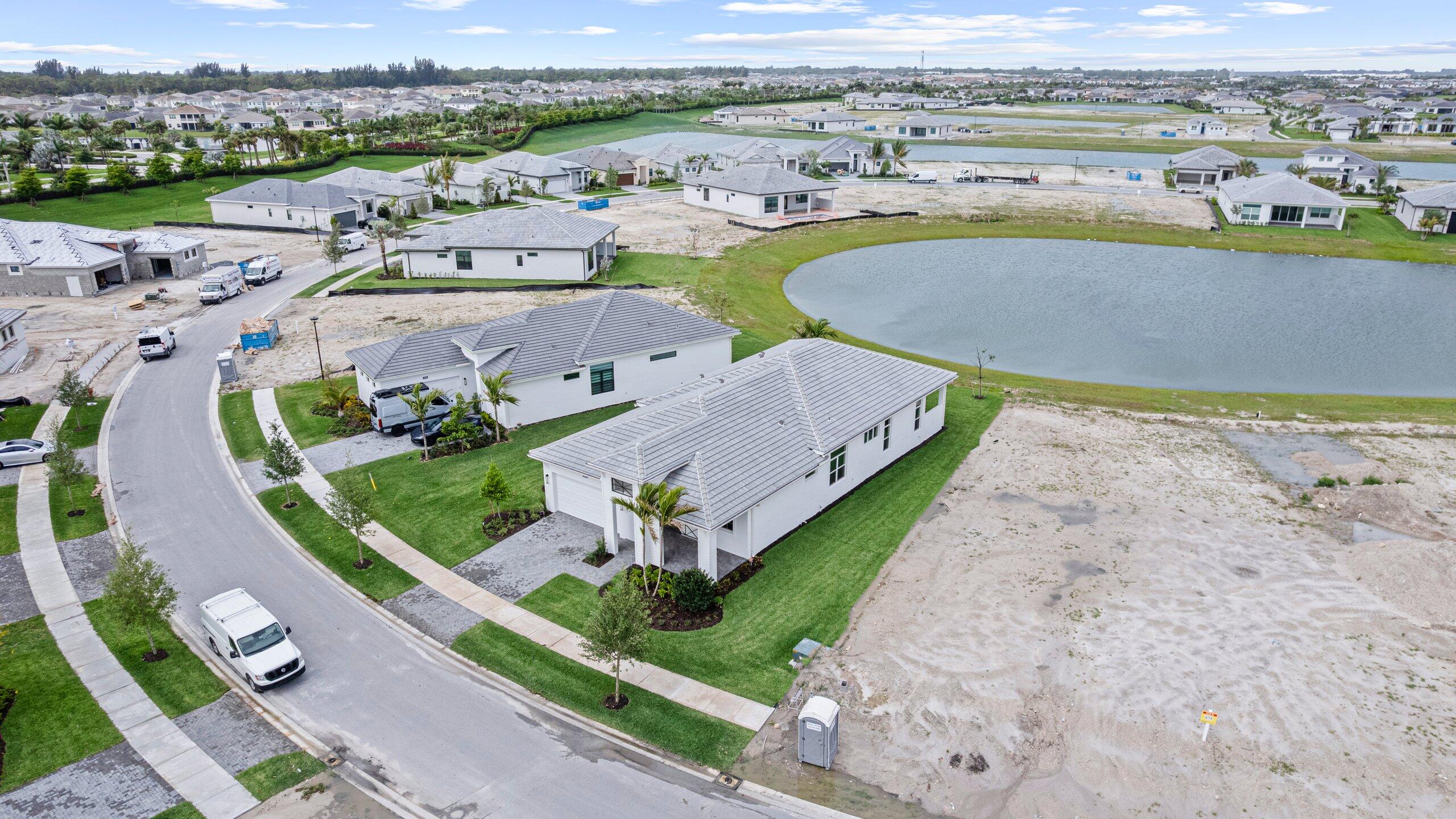 CRESSWIND PALM BEACH - Residential