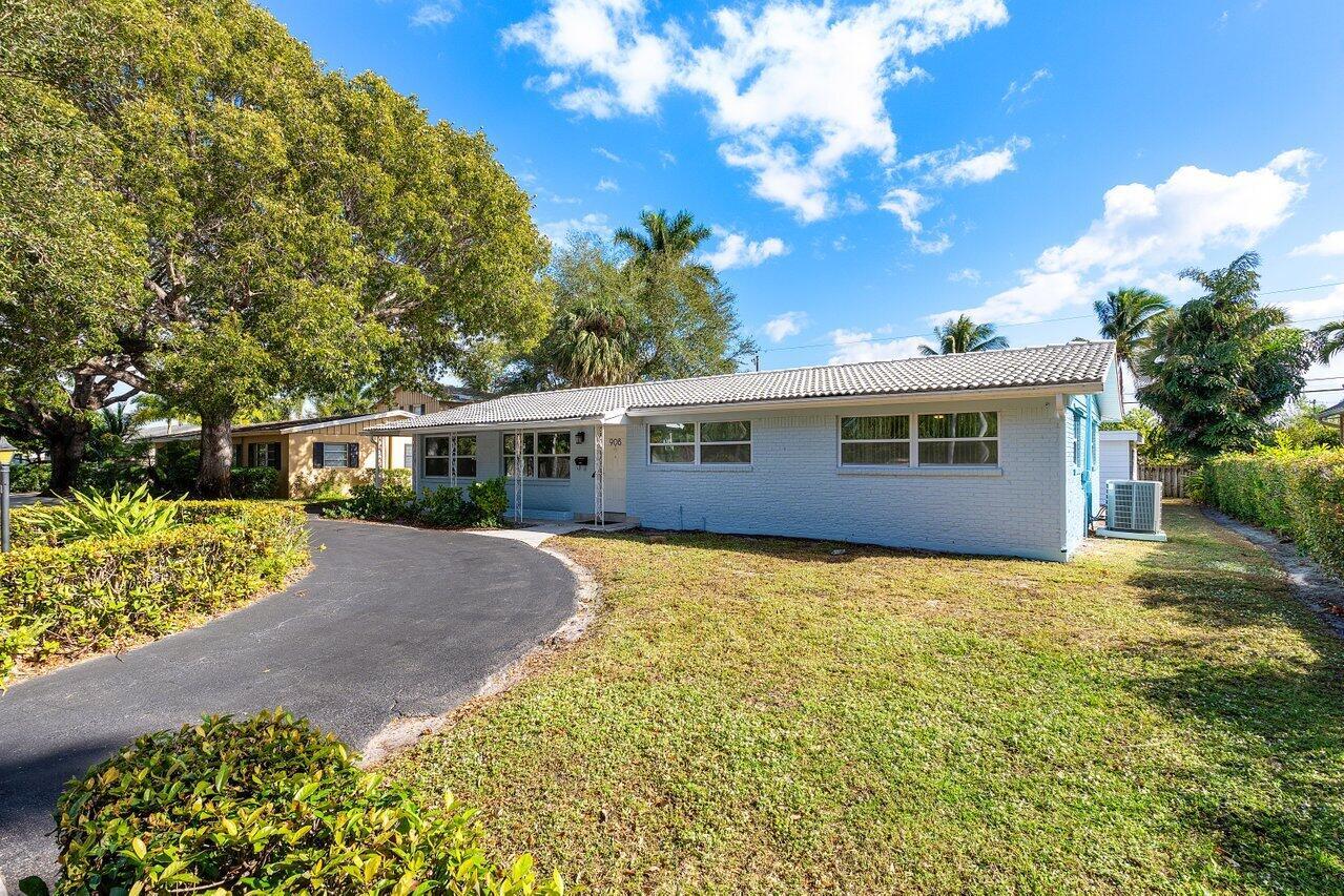 908 Prosperity Farms Road
