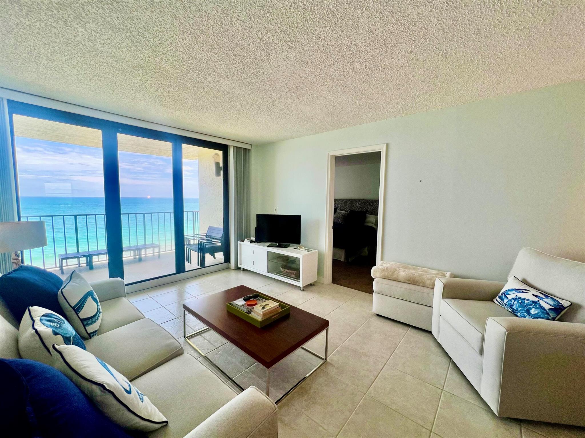 4200 N Highway A1a 815, Hutchinson Island, FL, 34949/$359,000 4 4200 N Highway A1a 815