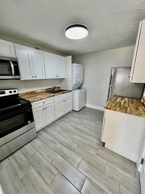 2915 N Avenue N Riviera Beach FL 33404