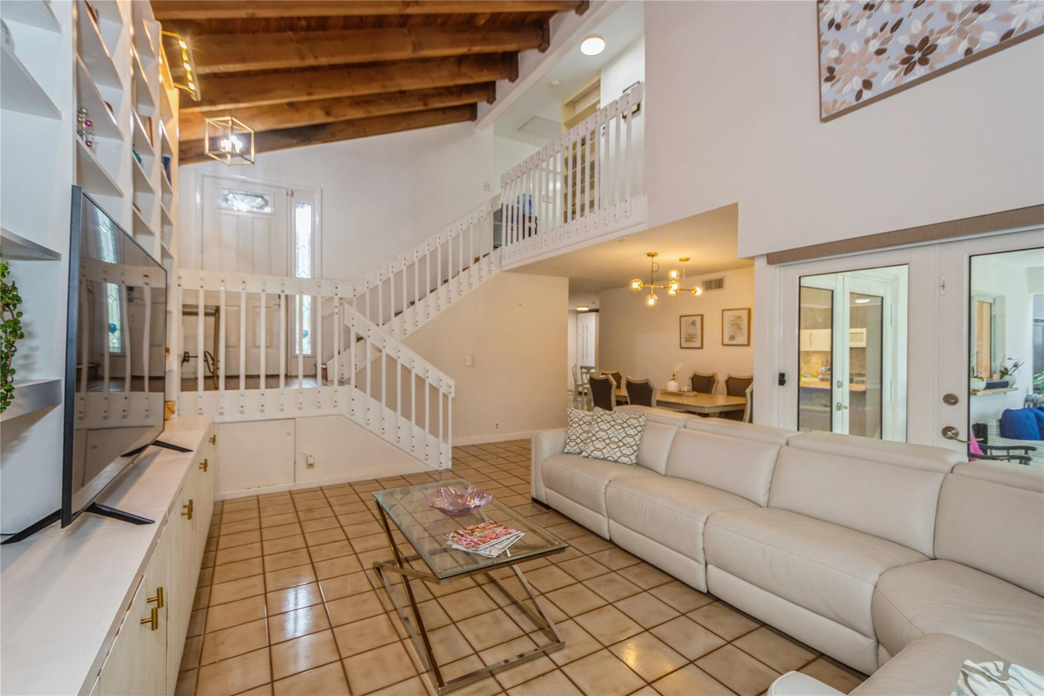 EVERGLADES SUGAR & LAND C - Residential Lease