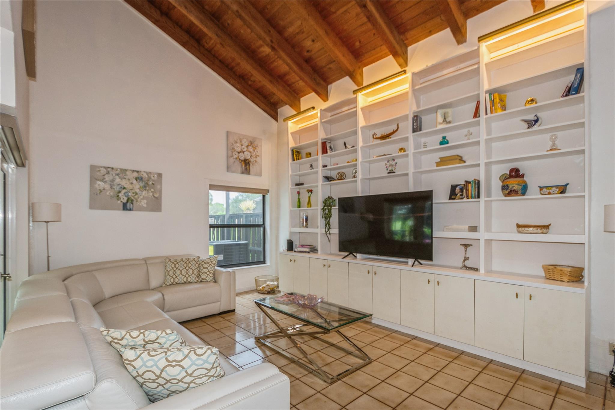 EVERGLADES SUGAR & LAND C - Residential Lease