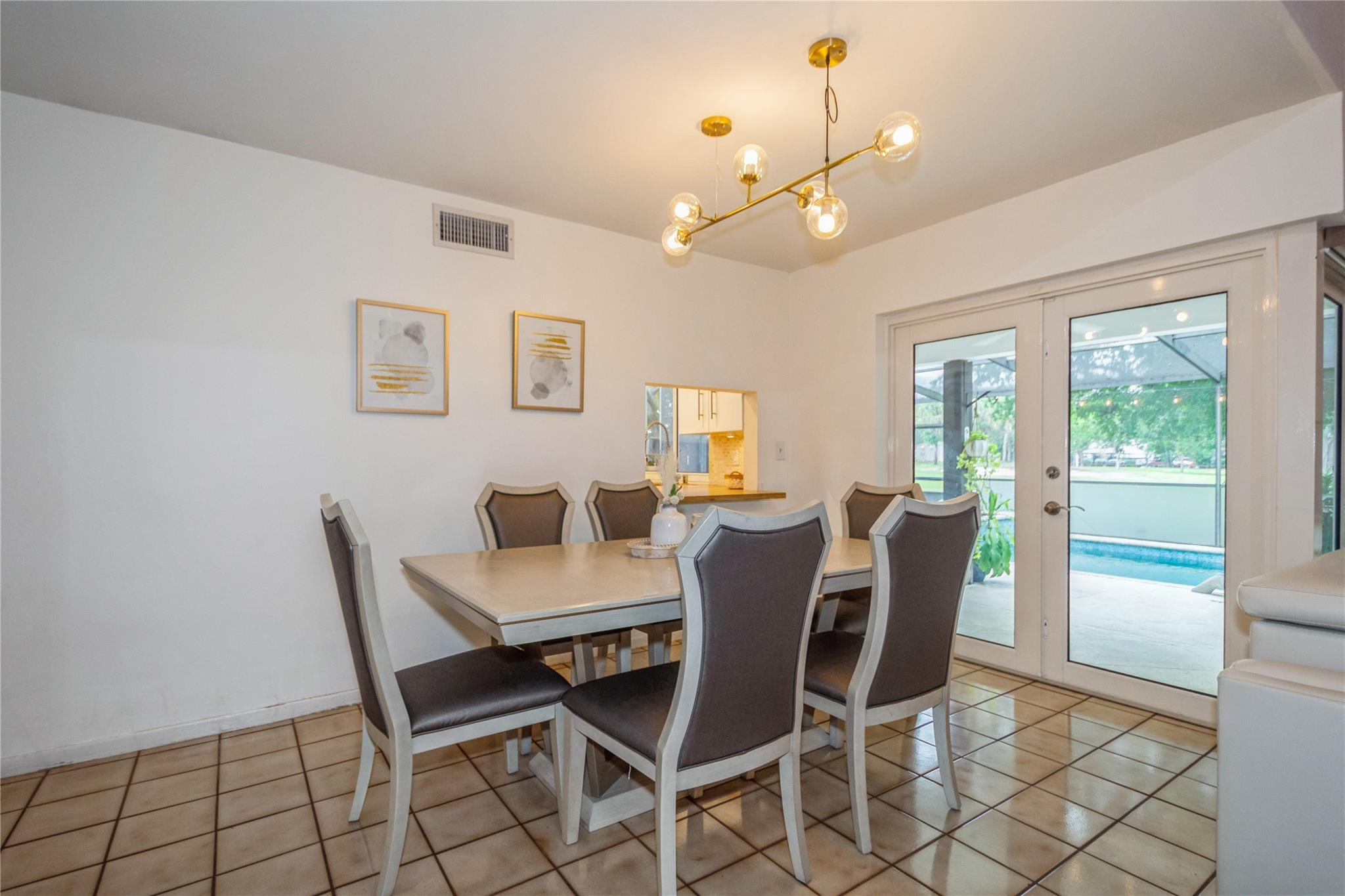 EVERGLADES SUGAR & LAND C - Residential Lease
