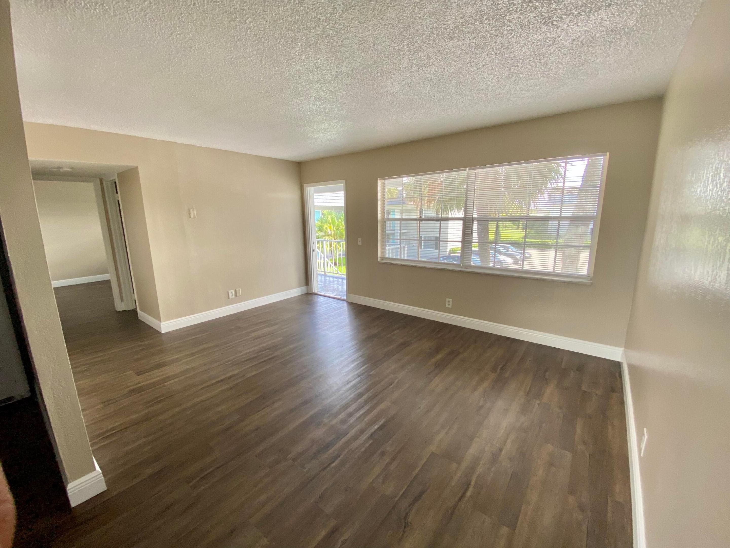 MODEL LAND CO - Residential Lease