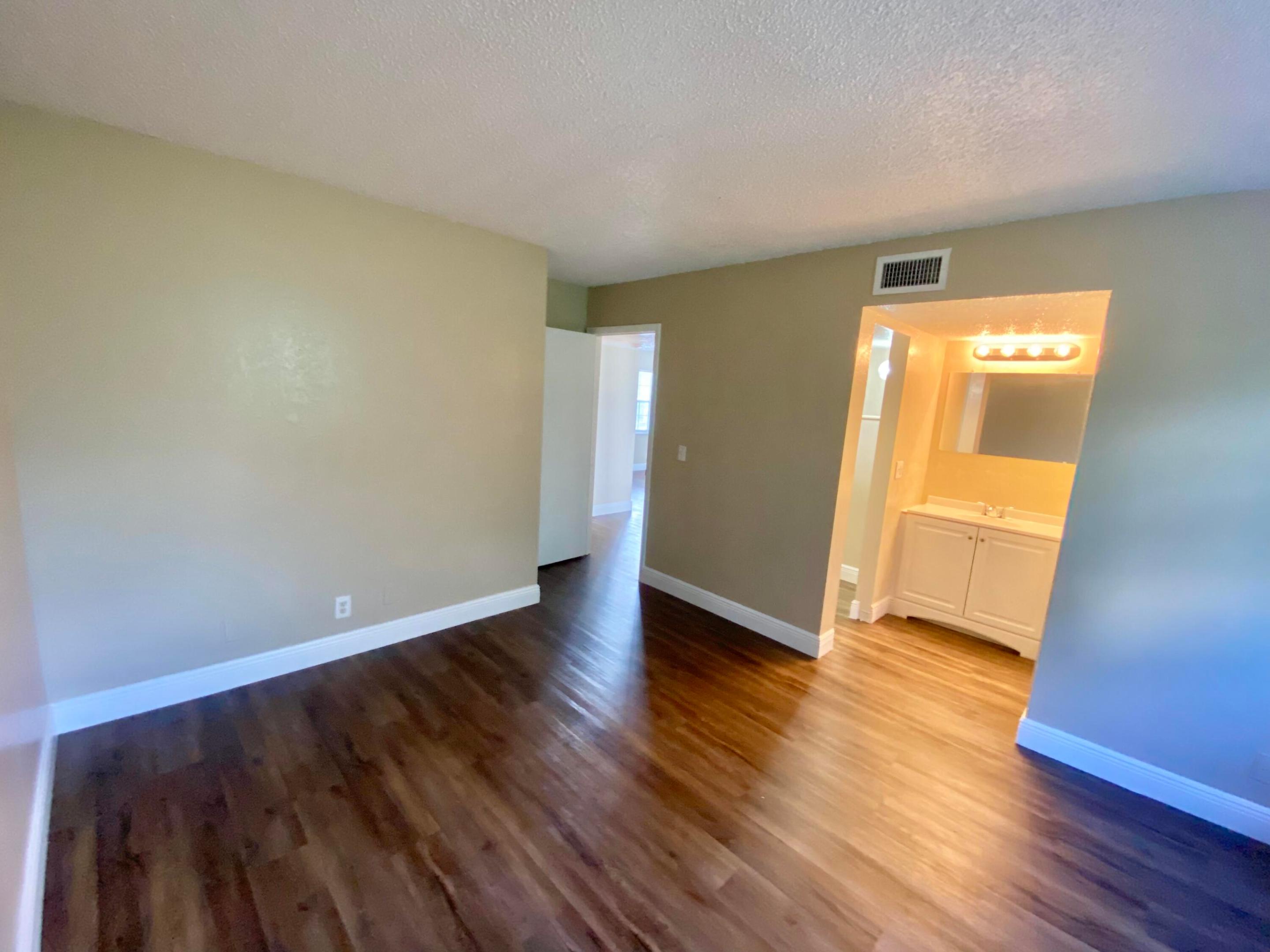 MODEL LAND CO - Residential Lease