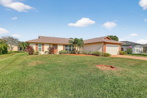 ПРОДАВЦАМ 943 SE Brookedge Avenue E Port St Lucie FL 34983