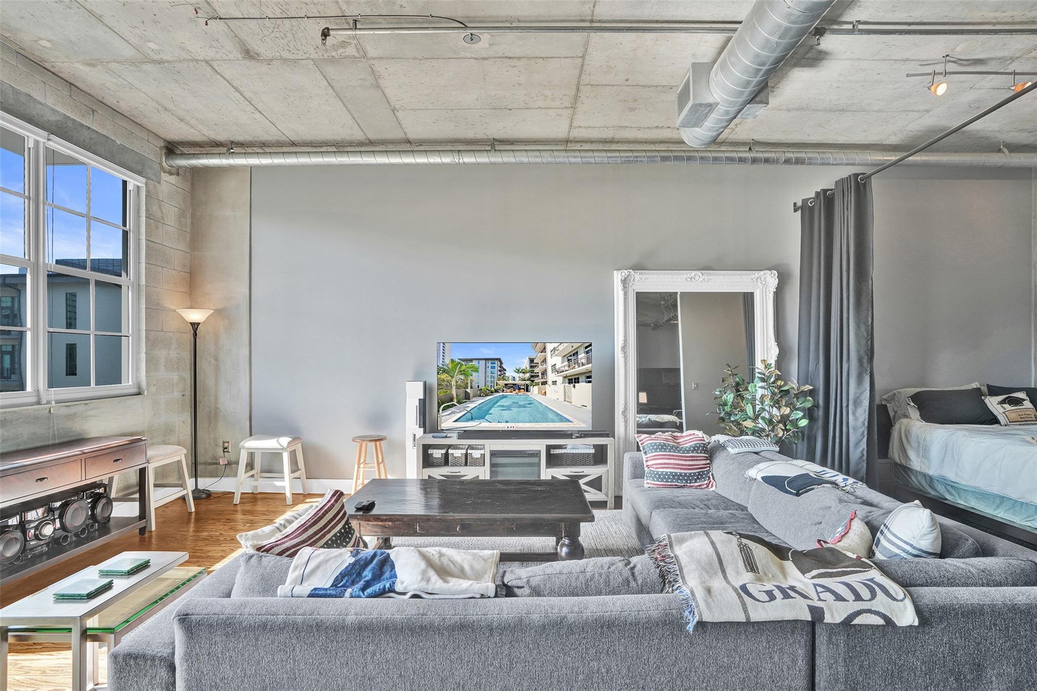 MILL LOFTS - Residential