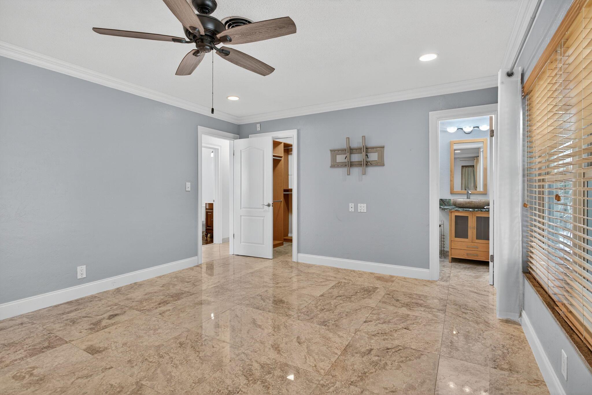 HARBOUR VILLAS - Residential Lease