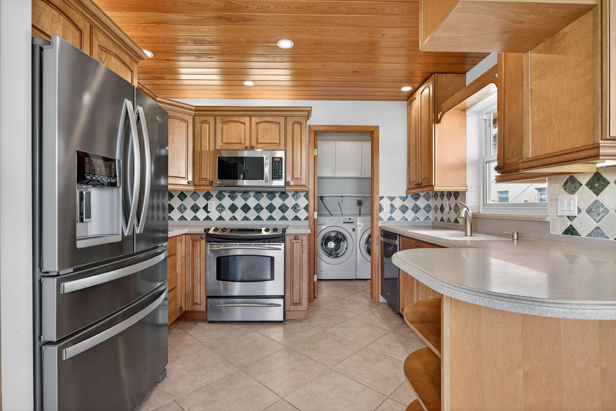 HARBOUR VILLAS - Residential Lease