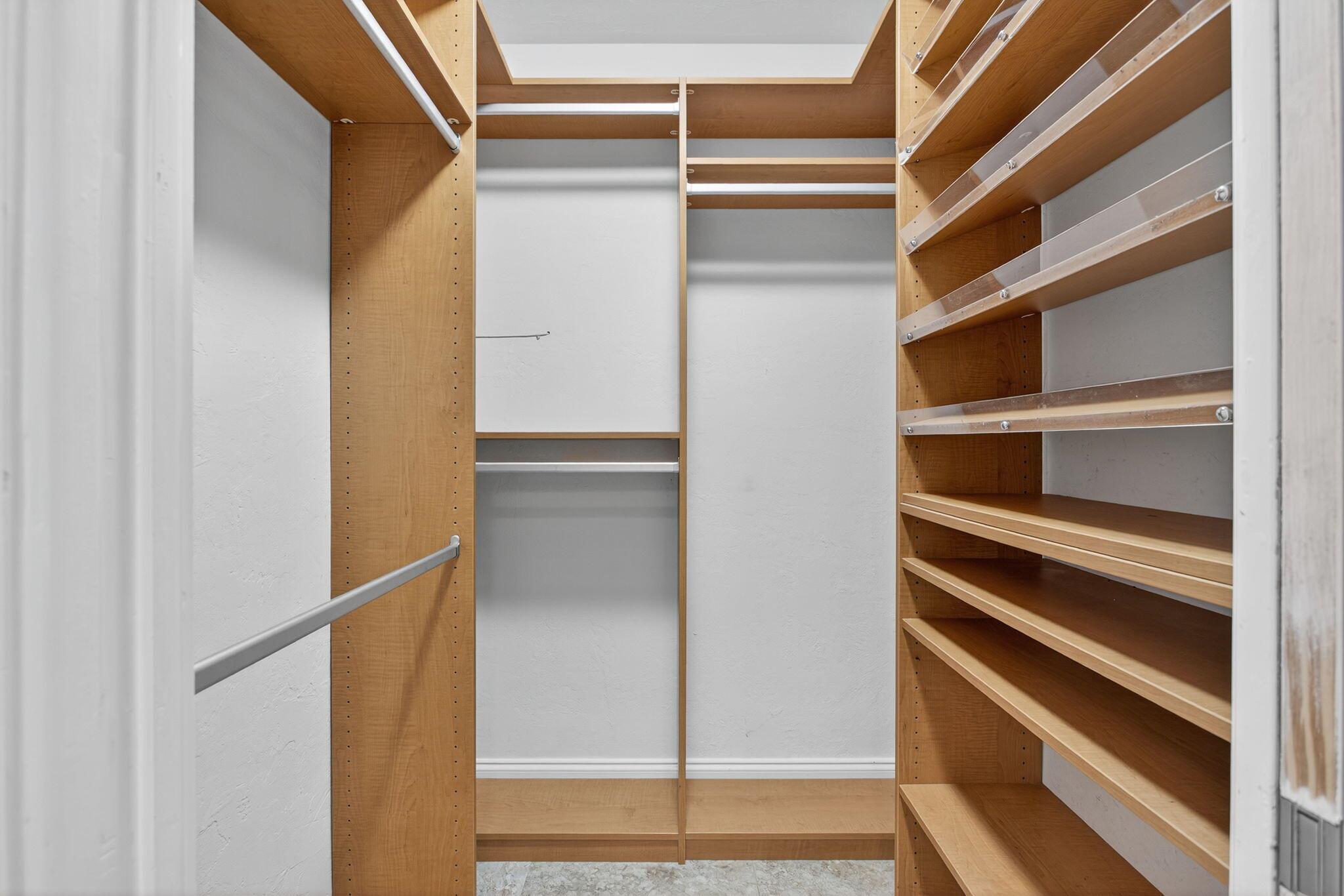 HARBOUR VILLAS - Residential Lease