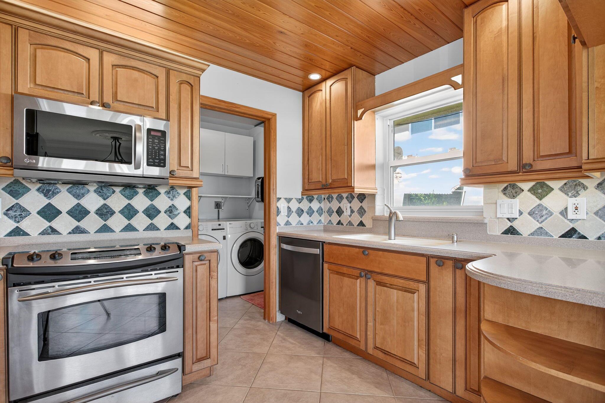 HARBOUR VILLAS - Residential Lease