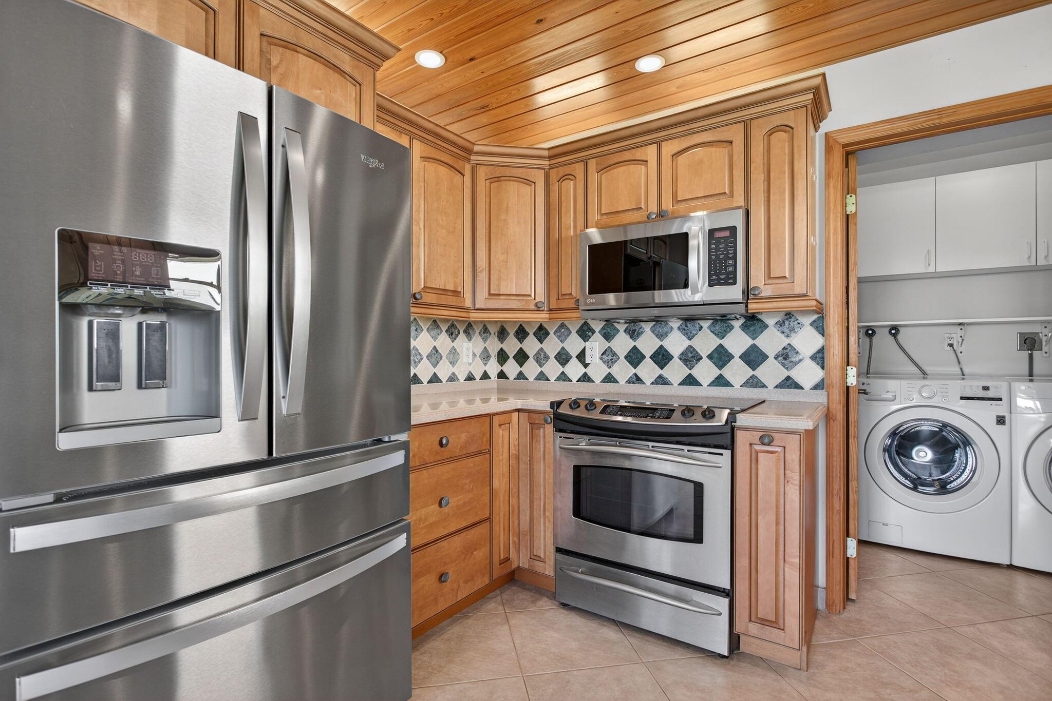 HARBOUR VILLAS - Residential Lease