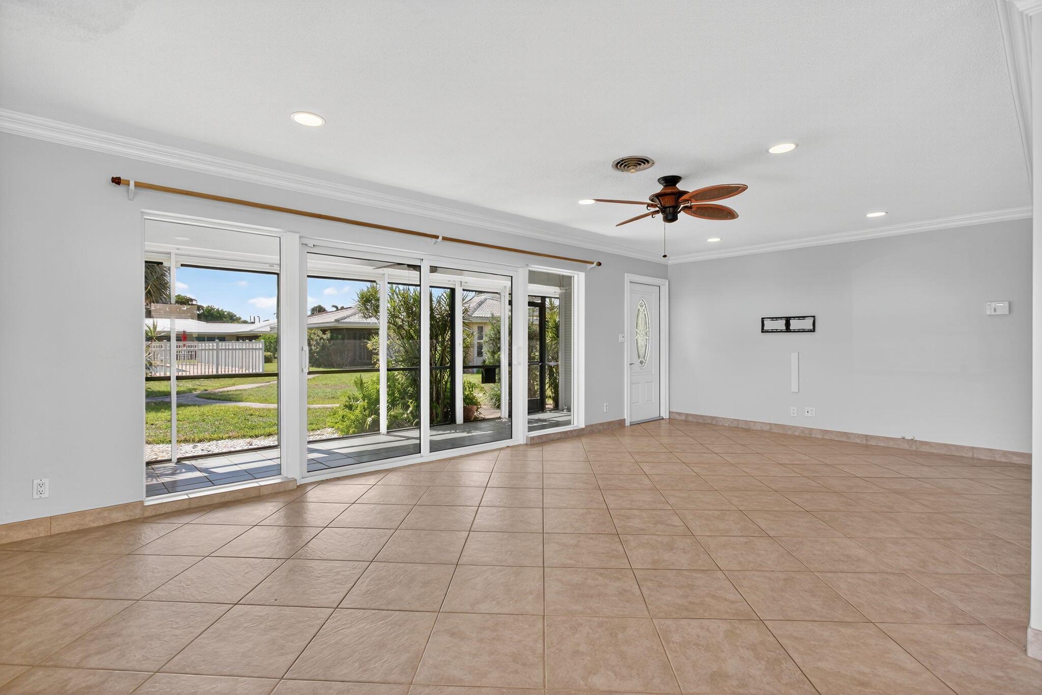 HARBOUR VILLAS - Residential Lease