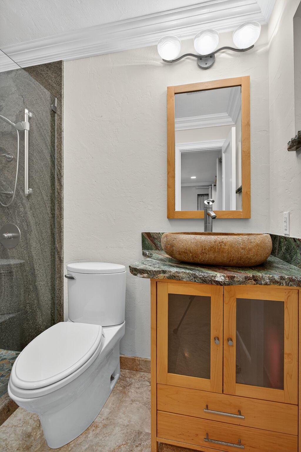 HARBOUR VILLAS - Residential Lease