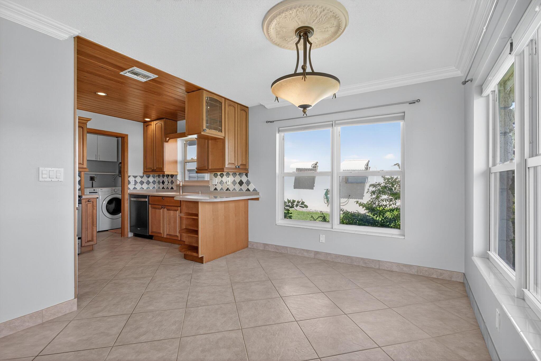 HARBOUR VILLAS - Residential Lease