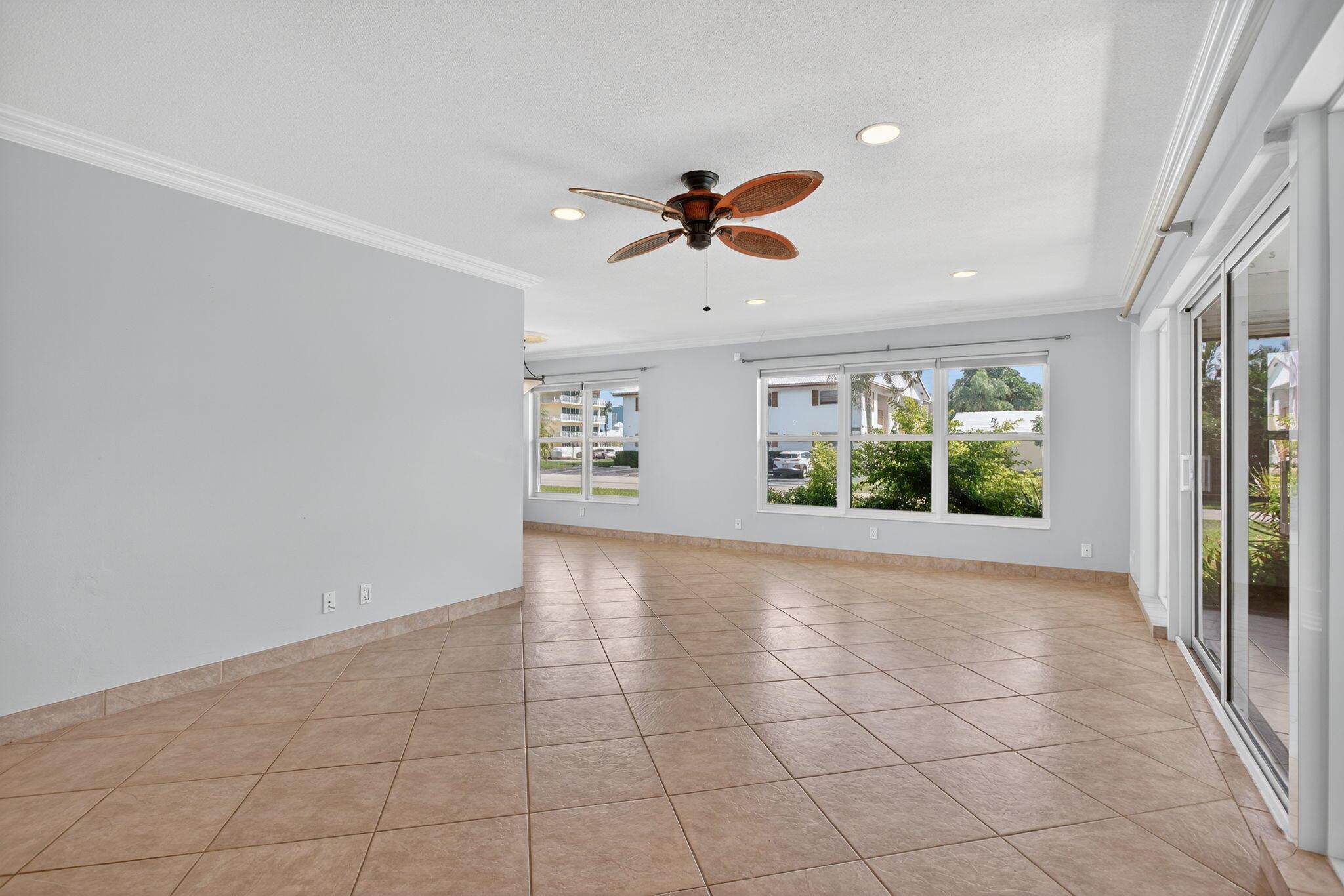 HARBOUR VILLAS - Residential Lease