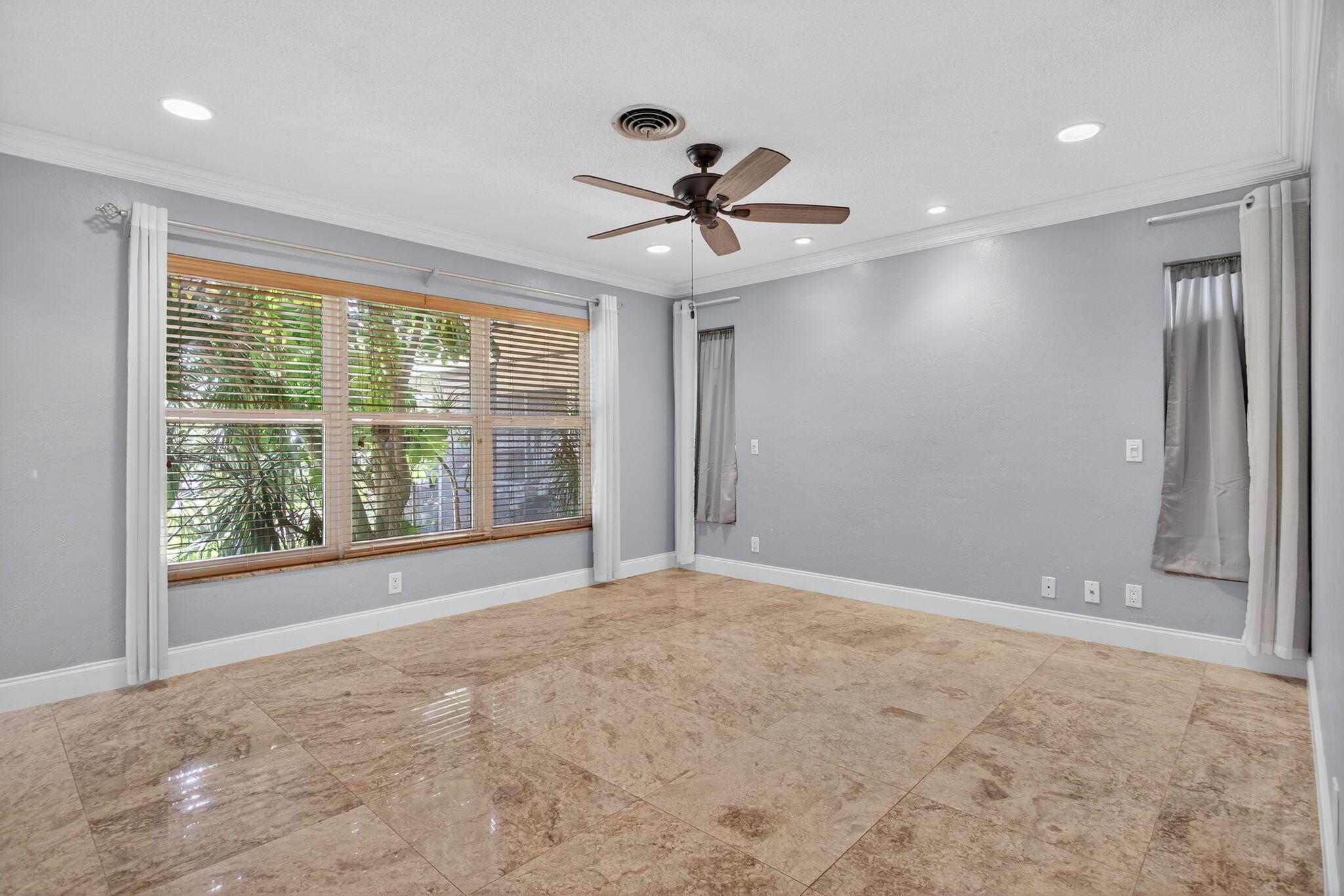 HARBOUR VILLAS - Residential Lease