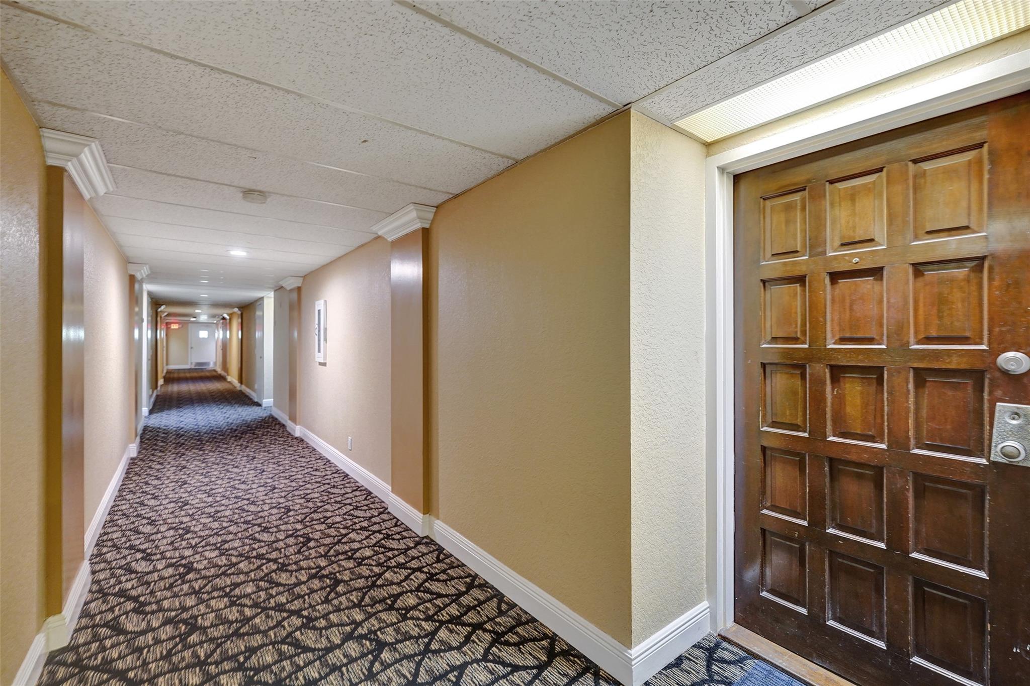 Emerald Hills C C Apts Co - Residential Lease