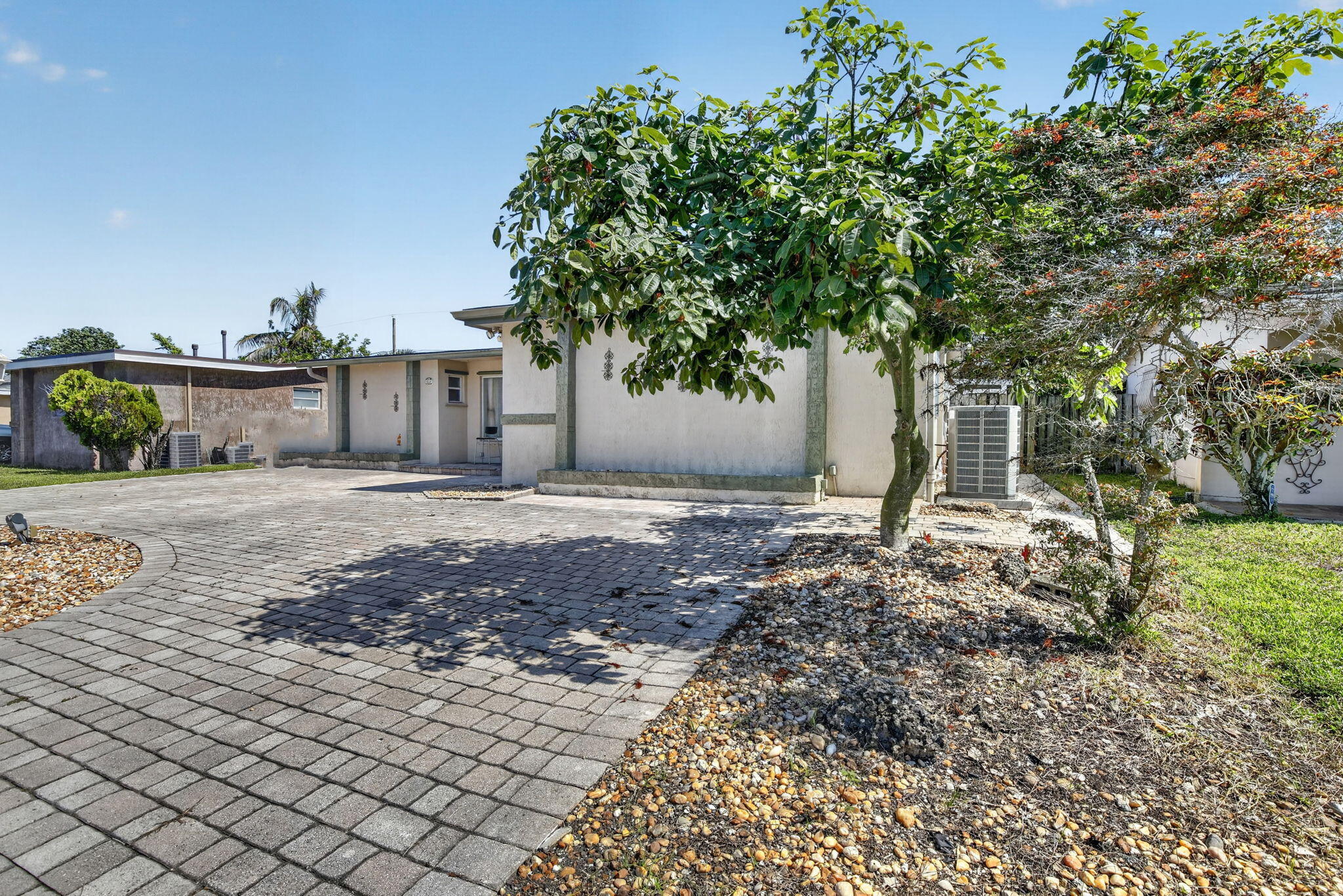 SUNRISE GOLF VILLAGE - Residential
