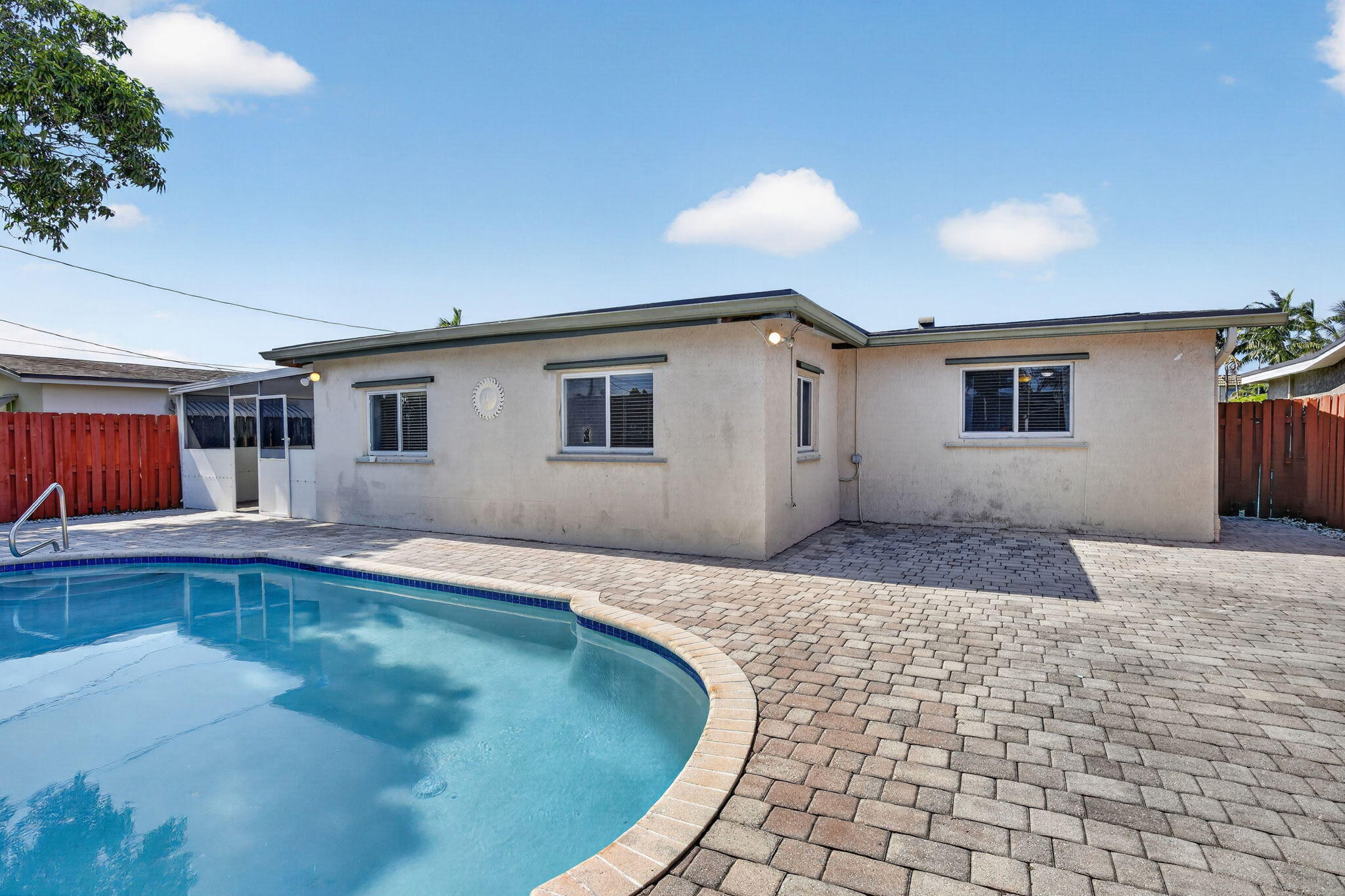 SUNRISE GOLF VILLAGE - Residential