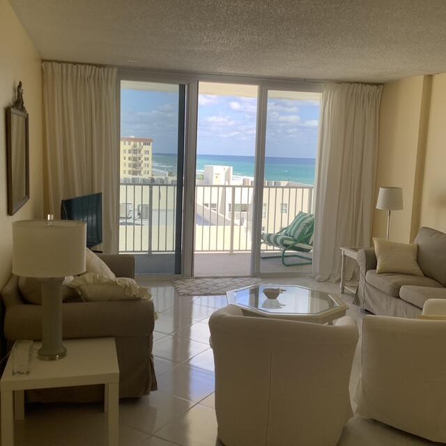 LE CHATEAU ROYAL CONDO - Residential Lease