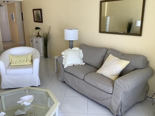 LE CHATEAU ROYAL CONDO - Residential Lease