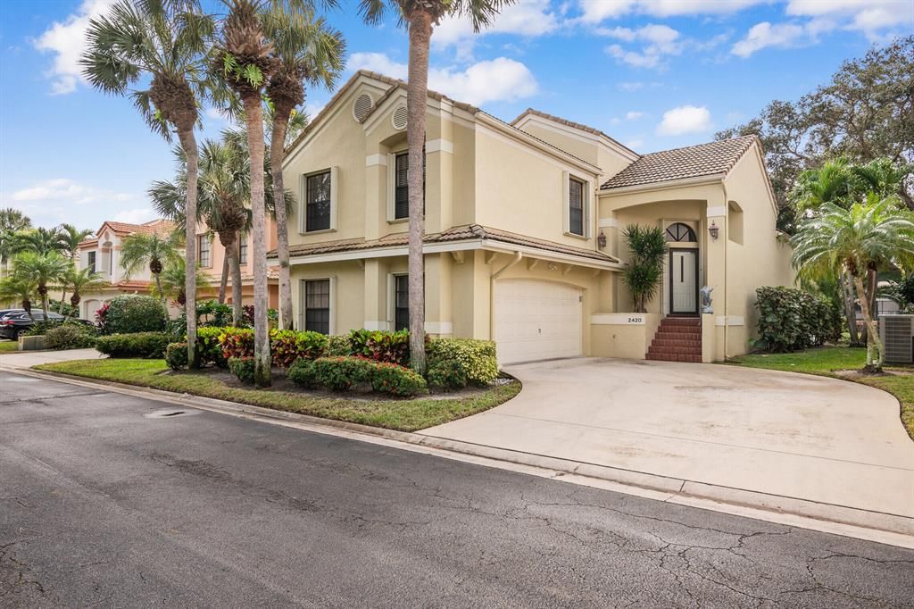Photo of 2420 Treasure Isle Drive, Palm Beach Gardens, FL 33410 (MLS # R10771230)