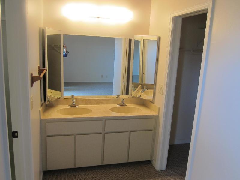 WOODBRIDGE LAKES - Residential