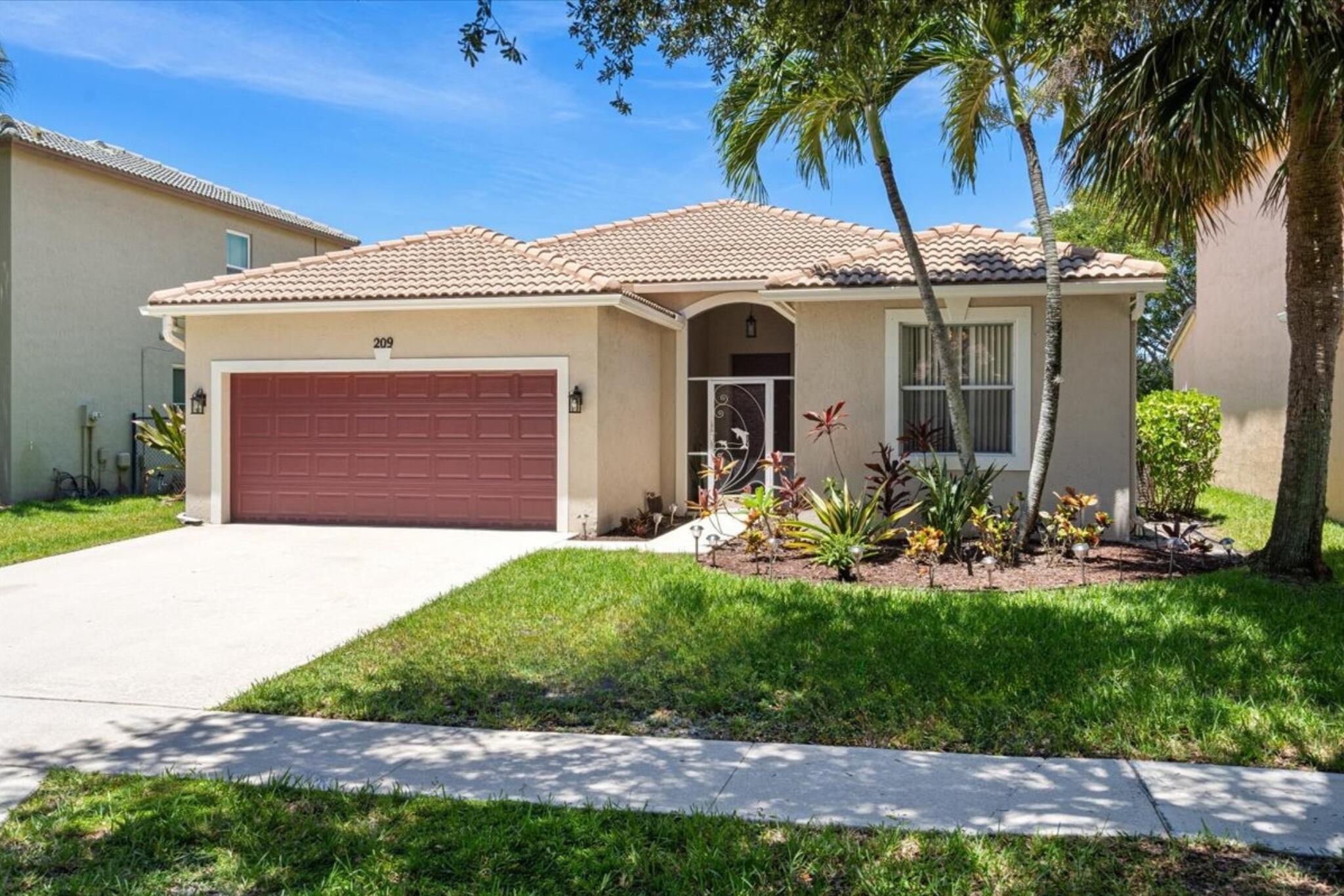 SEMINOLE ESTATES & TOWNHO - Residential