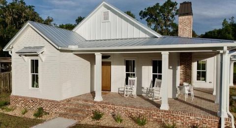 A home in High Springs