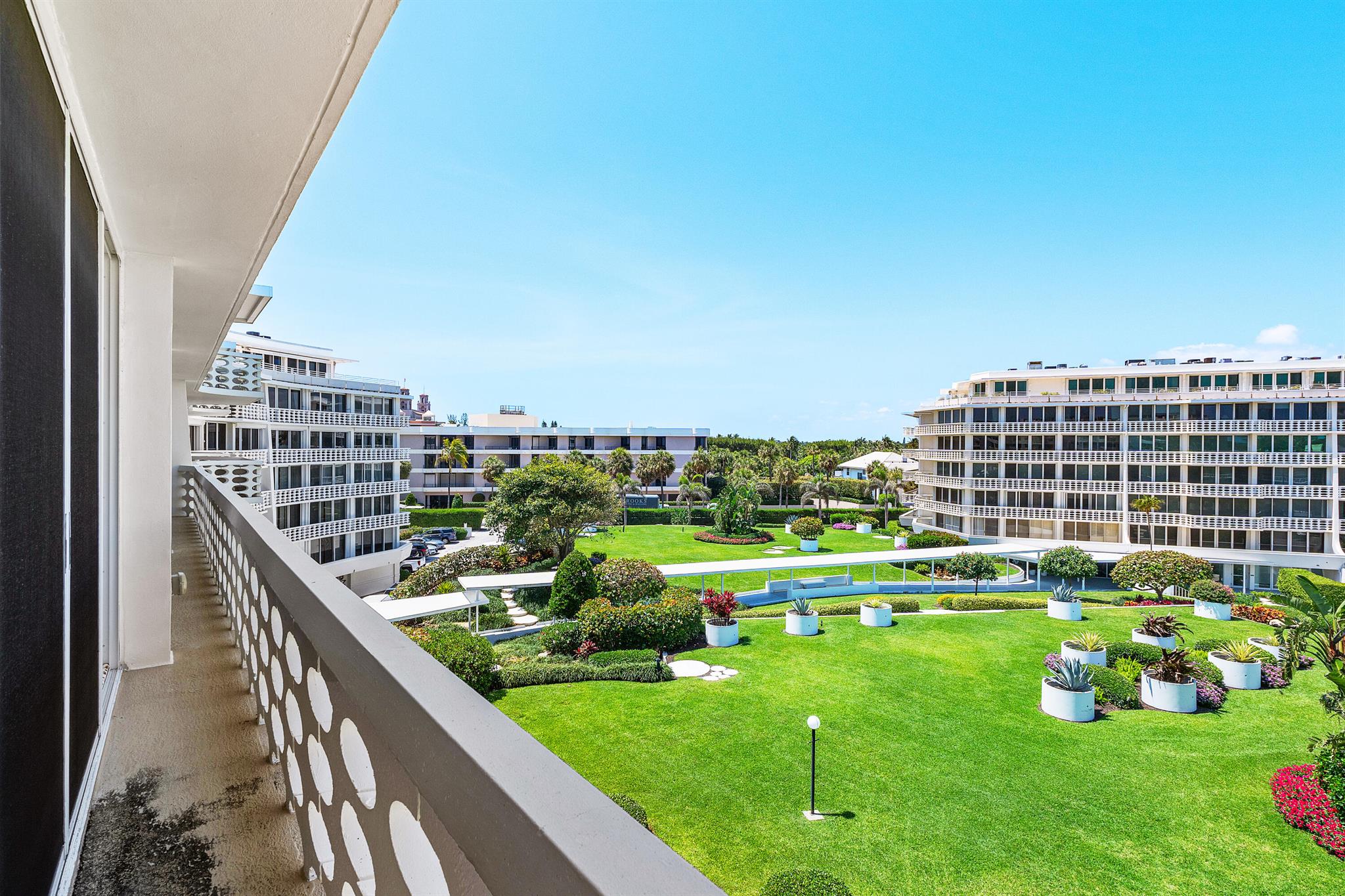 SUN AND SURF ONE HUNDRED - Residential