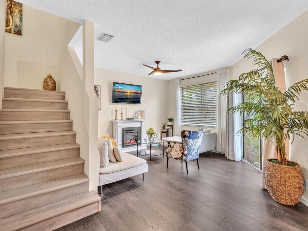Photo of 20930 VÃ­a Azalea #5, Boca Raton, FL 33428 (MLS # B26022613)