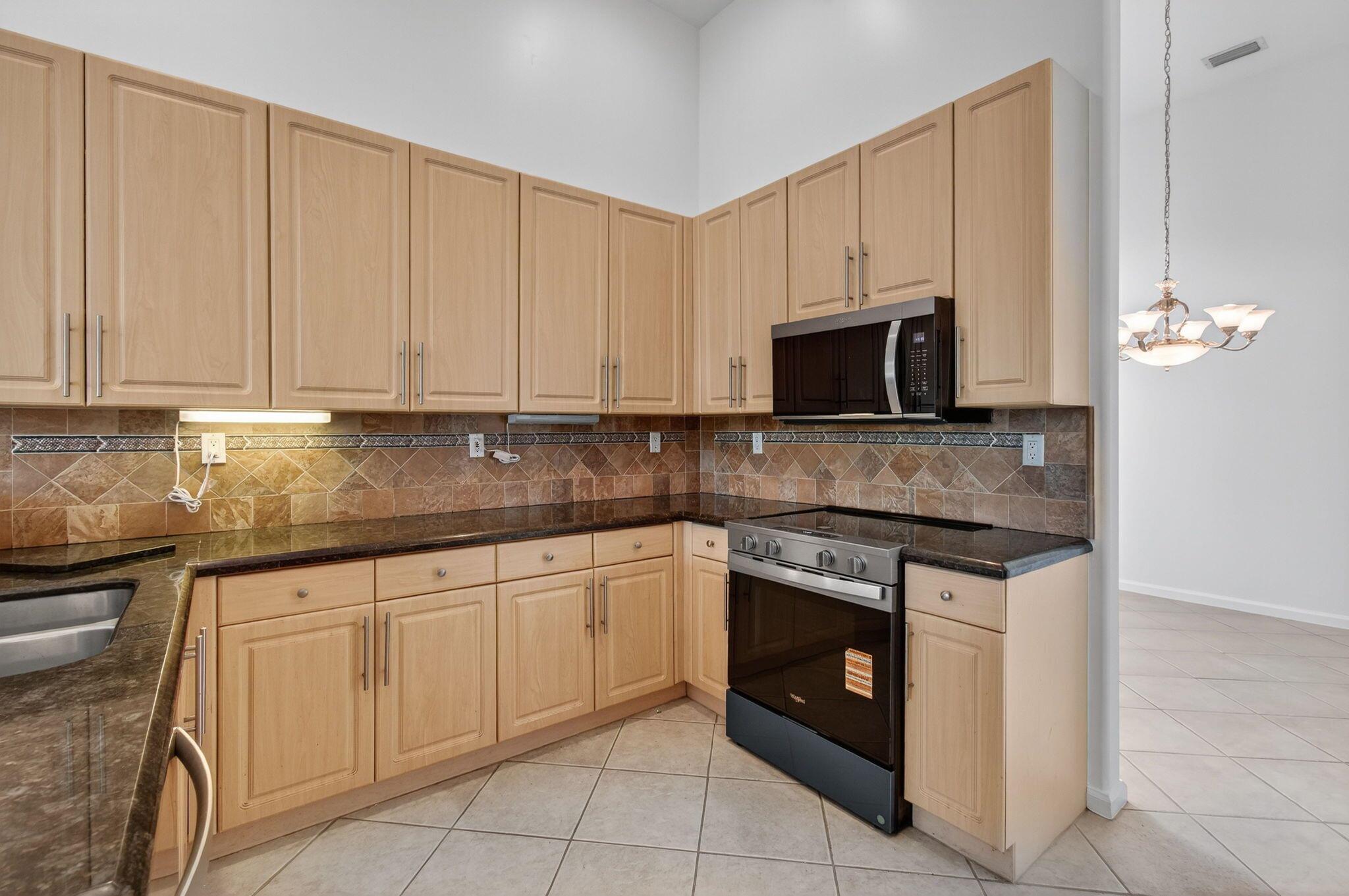 POLO TRACE 2 4 - Residential Lease