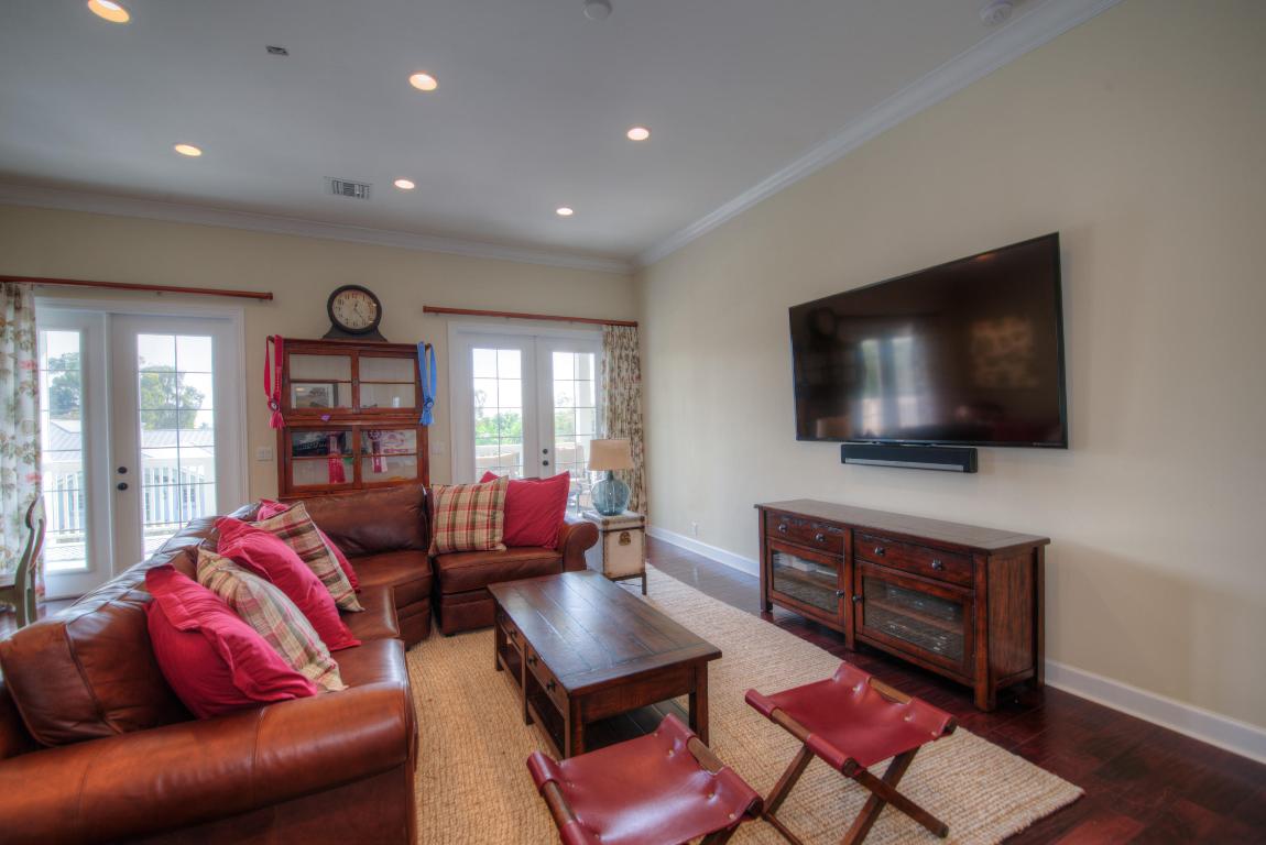 SADDLE TRAIL PARK OF WELLINGTON - Residential