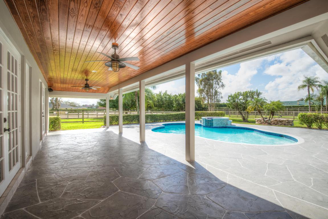 SADDLE TRAIL PARK OF WELLINGTON - Residential