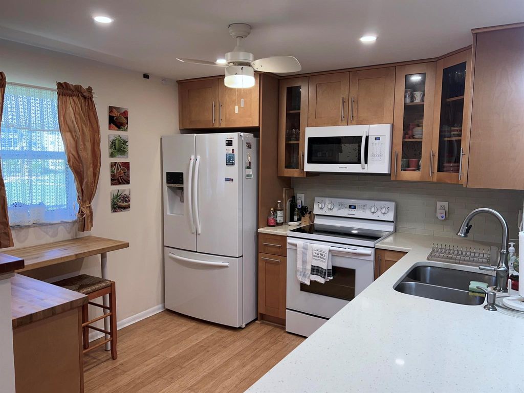 Photo of 2600 NE 1st Lane #2150, Boynton Beach, FL 33435 (MLS # R11114114)