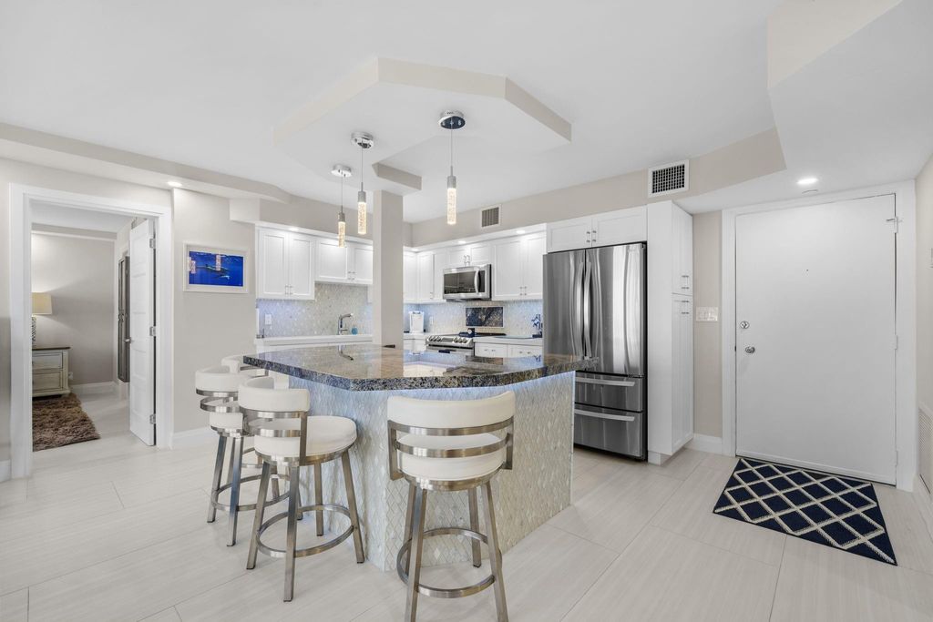 Photo of 1 Las Olas Circle #1015, Fort Lauderdale, FL 33316 (MLS # F10507136)