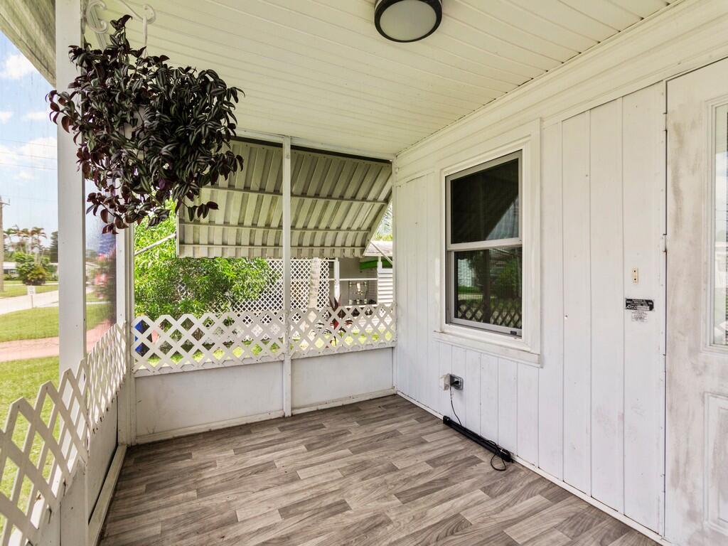 Sunshine Mobile Manor - Residential