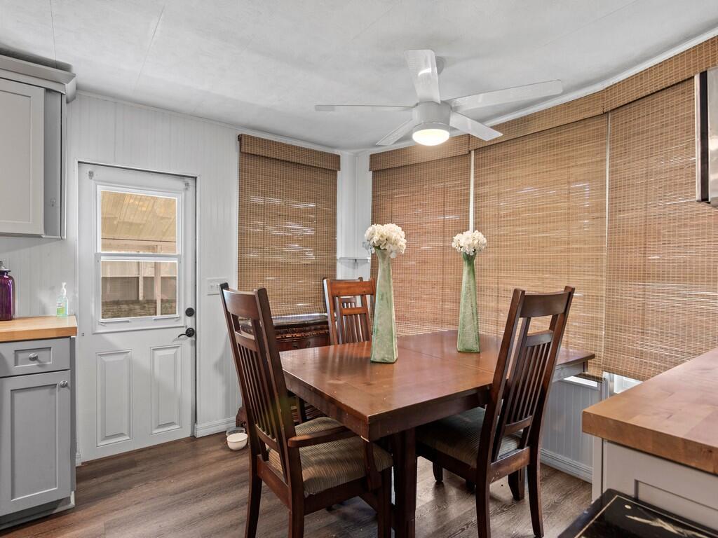 Sunshine Mobile Manor - Residential