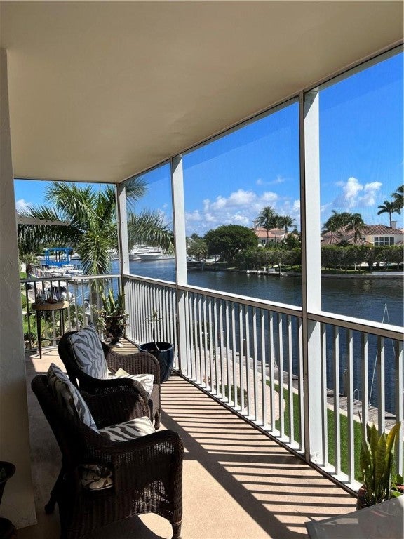 River House Towers Condo - Residential